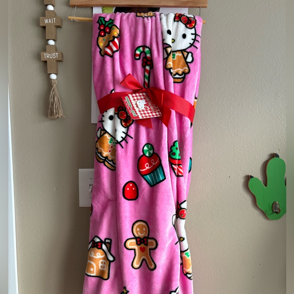 Hello Kitty blanket - Picture 2 of 3